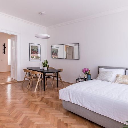New Design Apt - Central Location Wenceslas Square Πράγα Εξωτερικό φωτογραφία