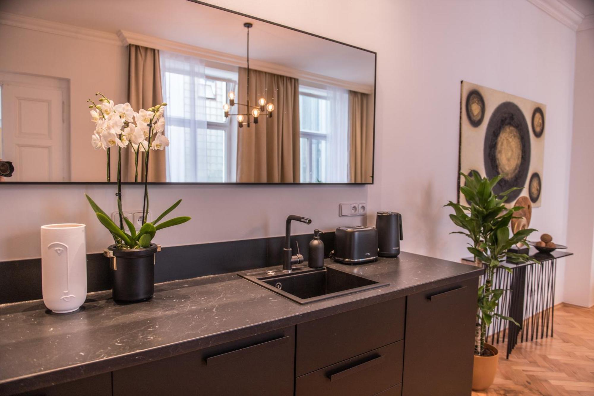 New Design Apt - Central Location Wenceslas Square Πράγα Εξωτερικό φωτογραφία
